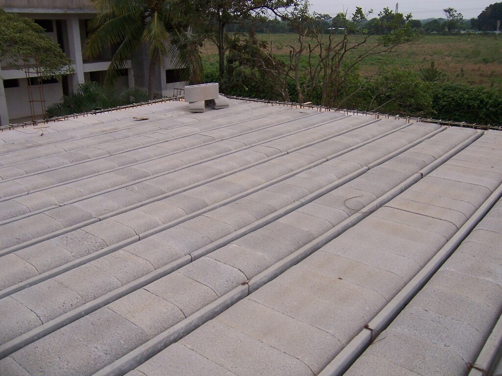 Losa de vigueta y bovedilla de tepecil en obra, antes del colado